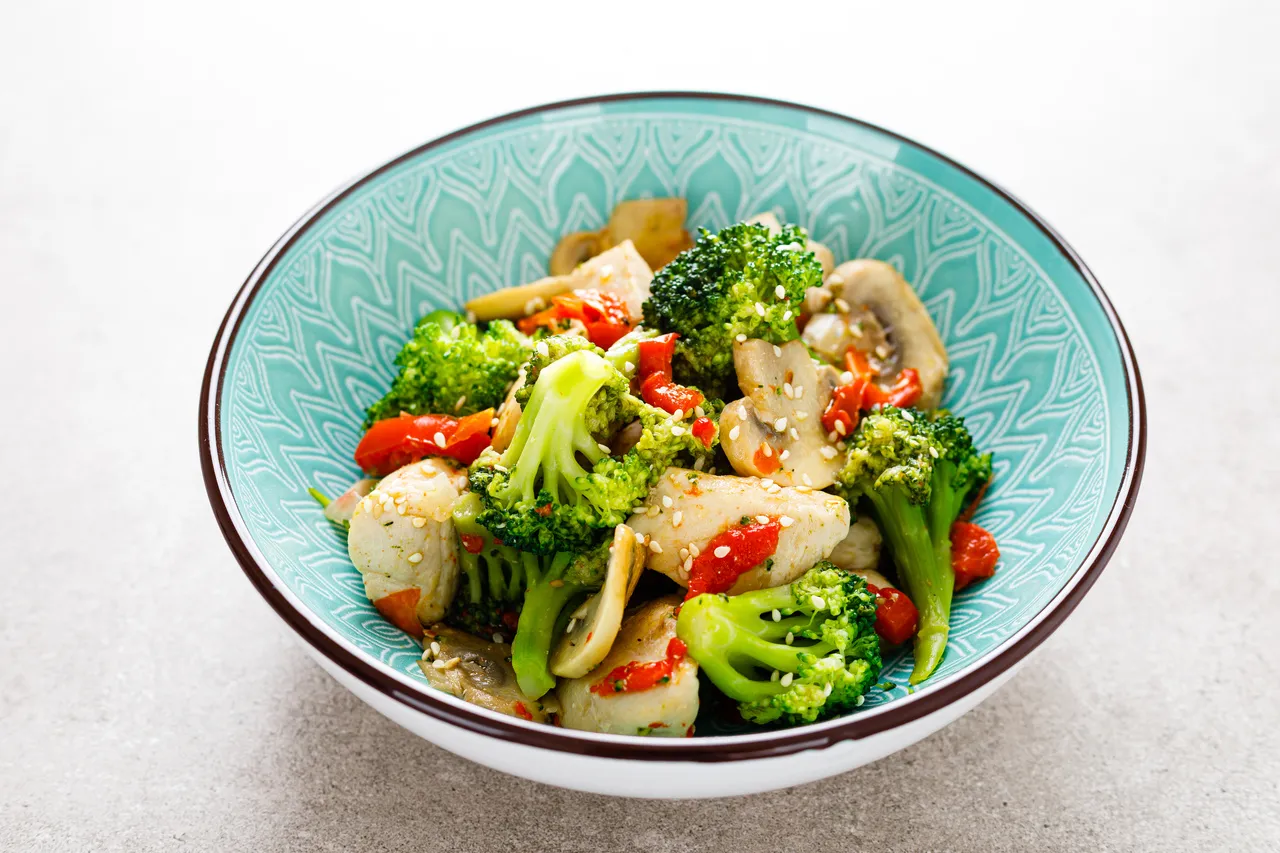Senac oferta cursos para ensinar a preparar saladas e grelhados