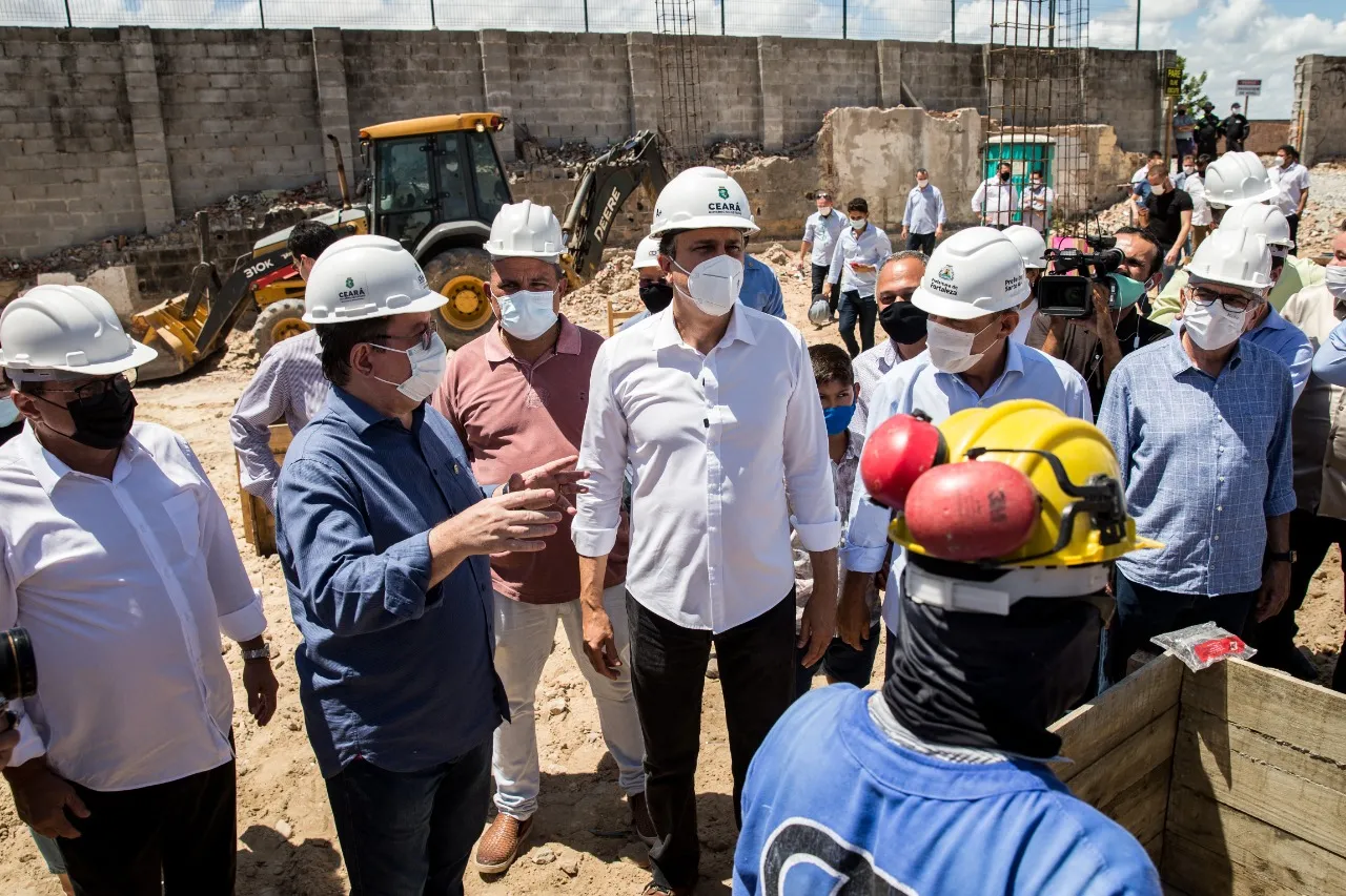 Governador Camilo Santana assinou ordem de serviço para a obra