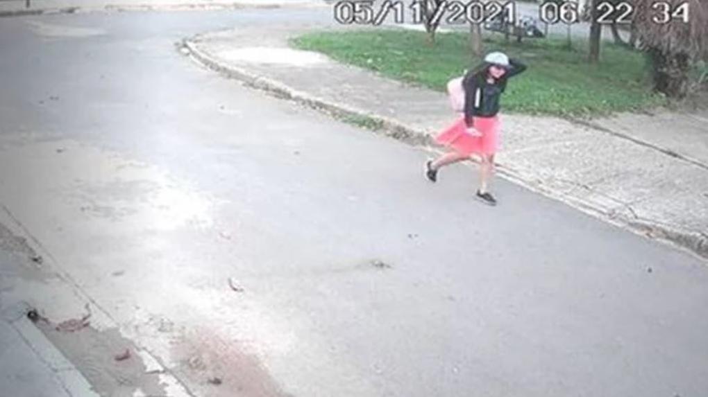Menina desaparecida em Brasília em imagem de câmera de segurança