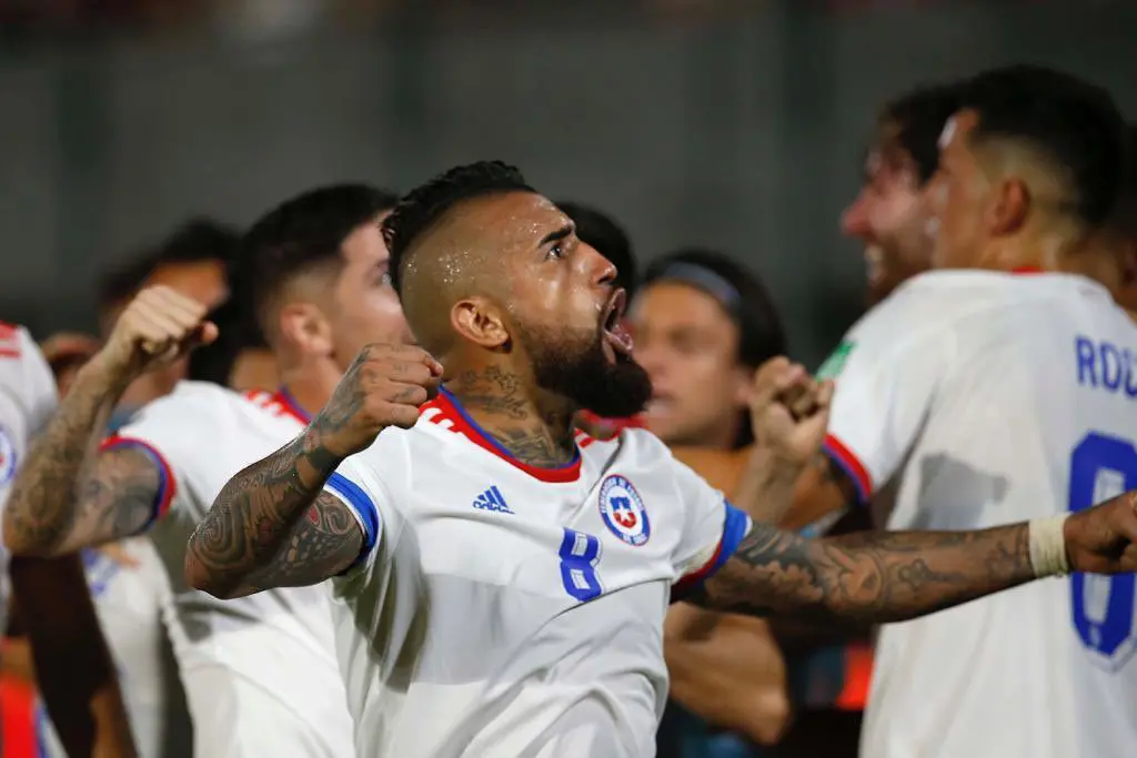 Imagem da notícia: Chile bate o Paraguai fora e entra no G4 das Eliminatórias