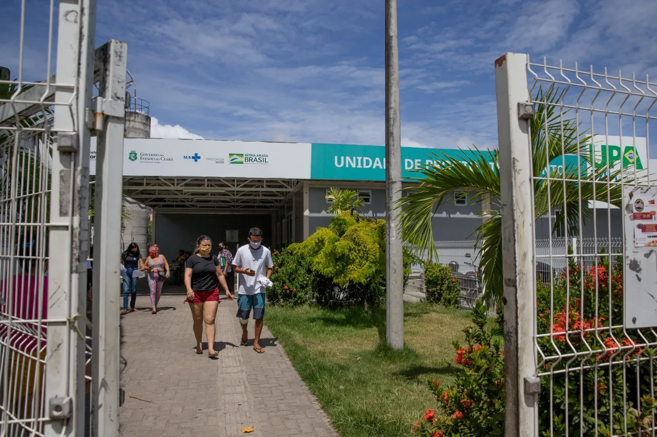 Julho deste ano teve quase 12 mil atendimentos de síndromes gripais nas UPAS; já em outubro, número não chegou a 4 mil.