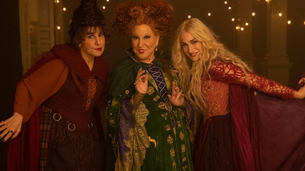 Bruxas de Abracadabra 2, Winifred (Bette Midler), Sarah (Sarah Jessica Parker) e Mary (Kathy Najimy), em imagem de divulgação