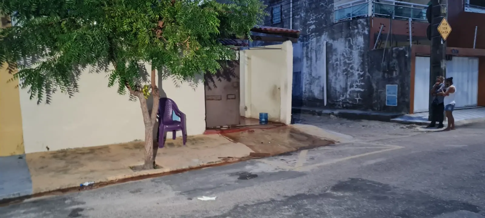 Casa em que mulher foi achada morta no bairro José Bonifácio