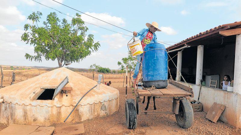 As cisternas armazenam água da chuva no primeiro semestre do ano e servem como reserva hídrica para o período sem pluviometria no Ceará