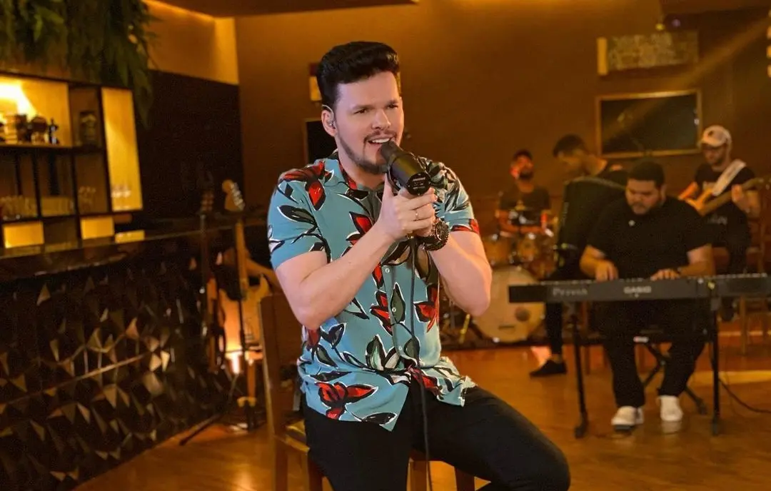 Sertanejo sofreu lesões nas pernas e nos braços