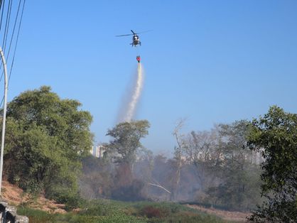 Uma aeronave da Ciopaer auxiliou no combate ao incêndio