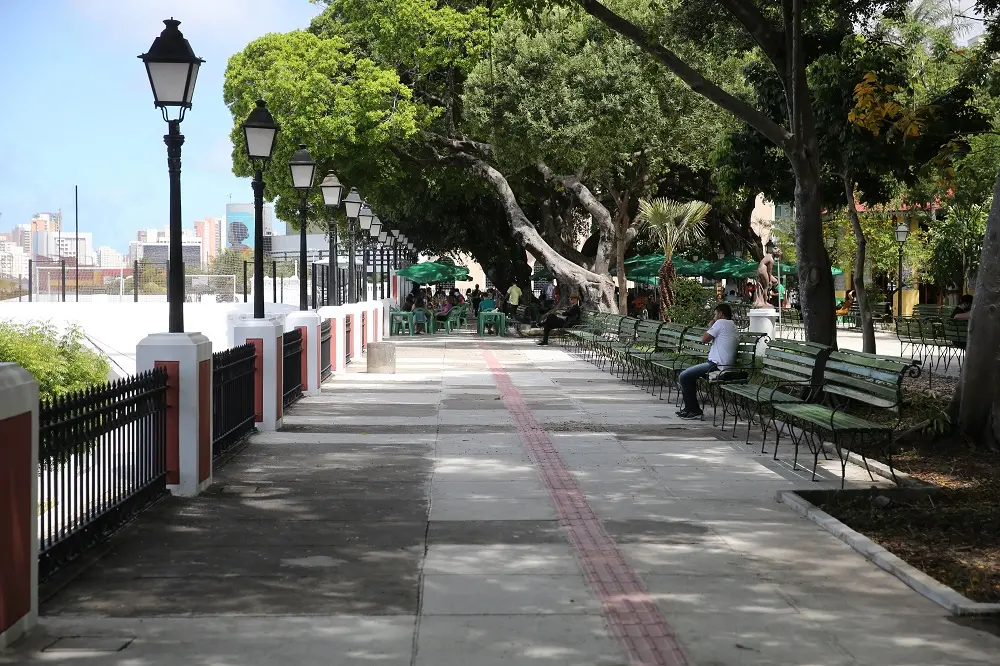 Centenário, belo e aconchegante, o Passeio Público reserva aos pequenos uma das vistas mais bonitas de Fortaleza