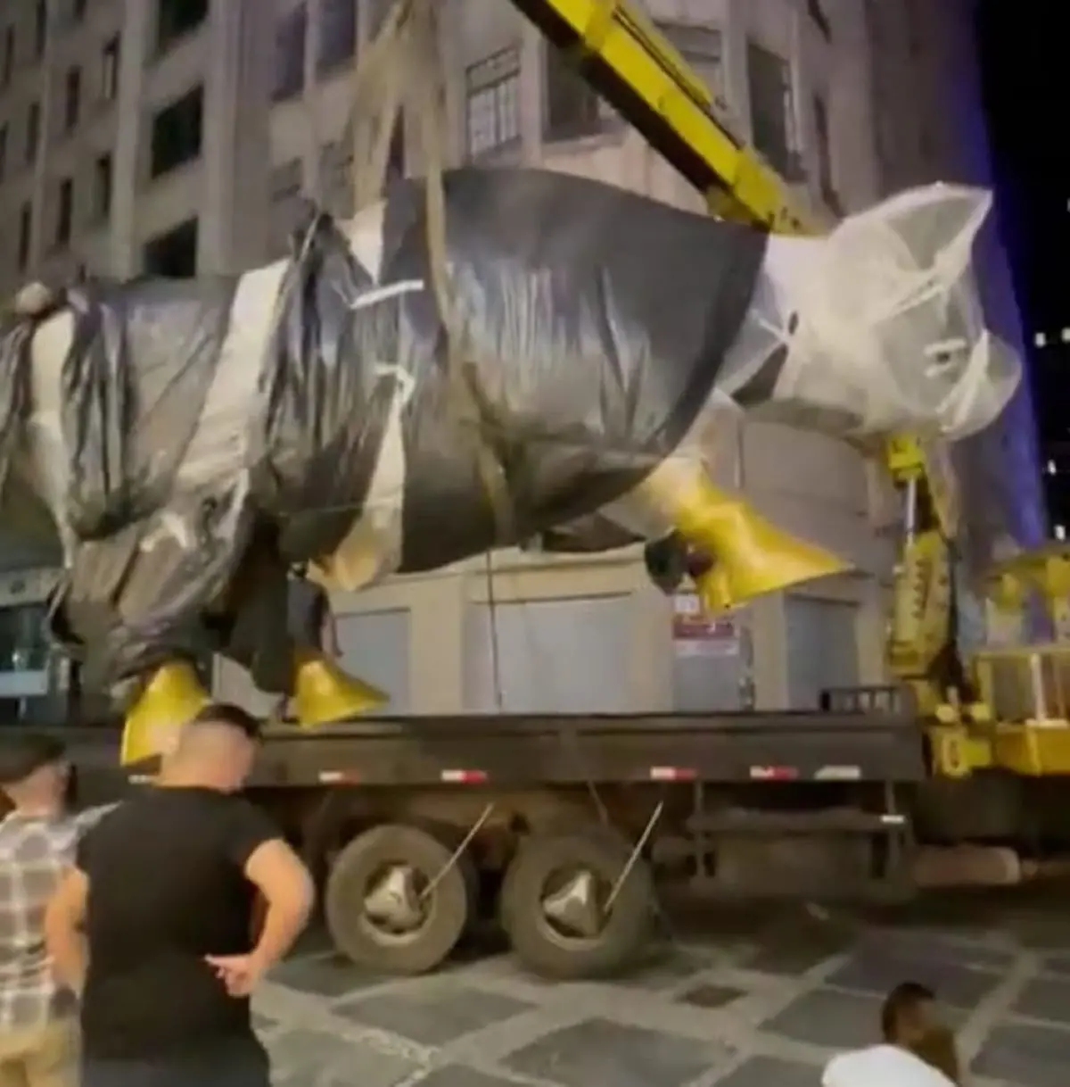 Touro de Ouro retirado da B3