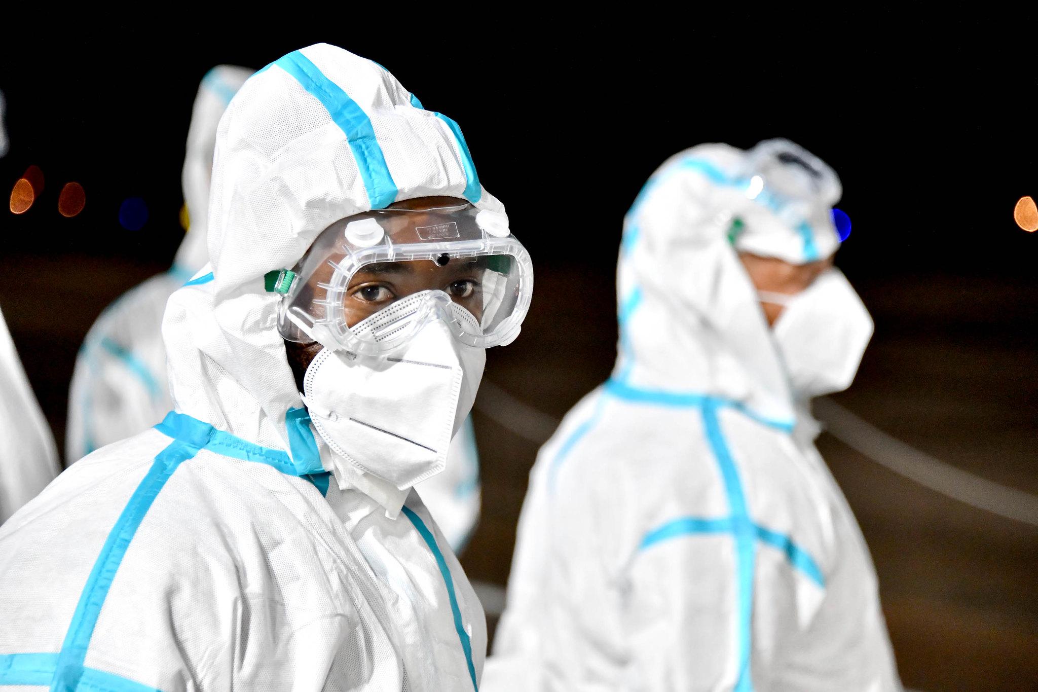 Profissionais de saúde de vários países ajudam no tratamento das vítimas da Covid-19 na África do Sul