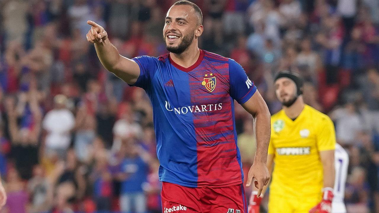 Especulado no Corinthians, Arthur Cabral chega à Itália para acertar com a Fiorentina