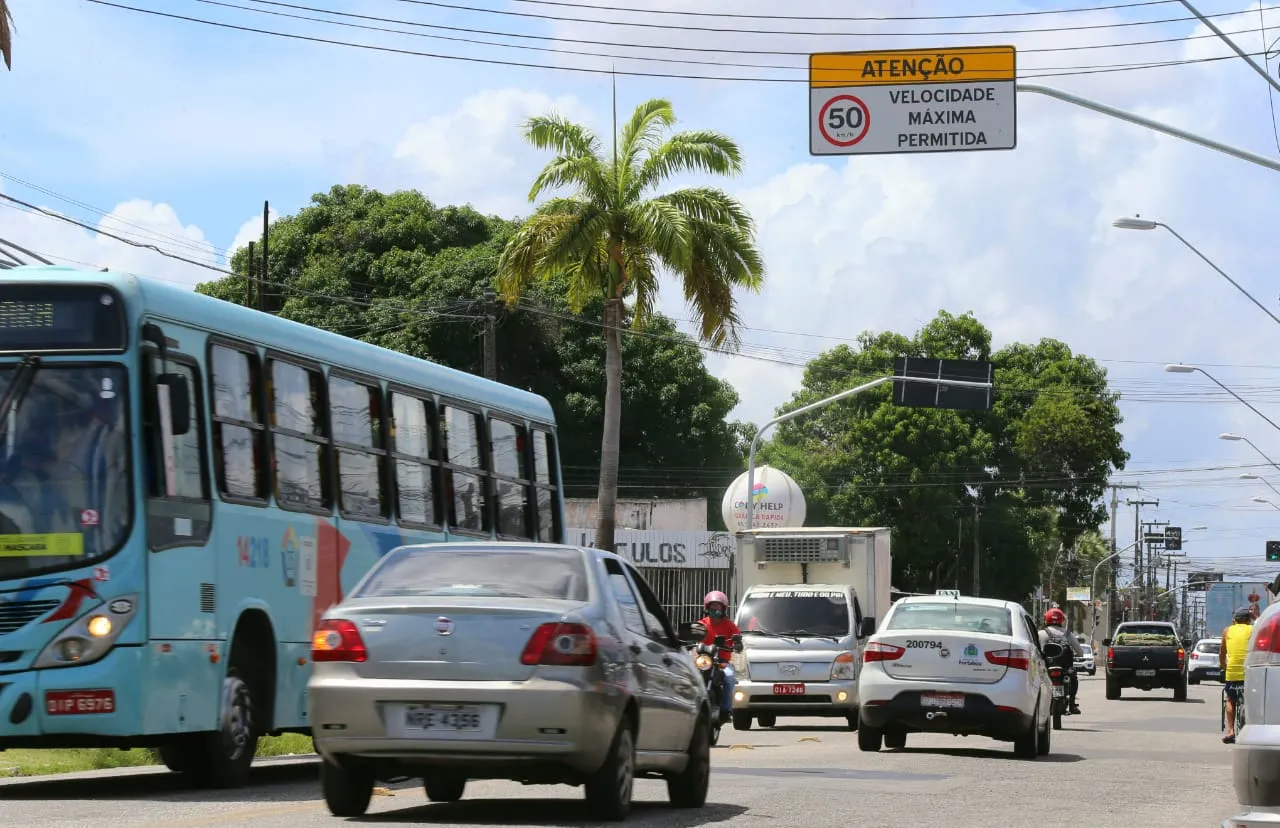 Atualmente, 26 vias da Capital reduzidas para 50 km/h já passaram do período educativo e podem gerar multa.