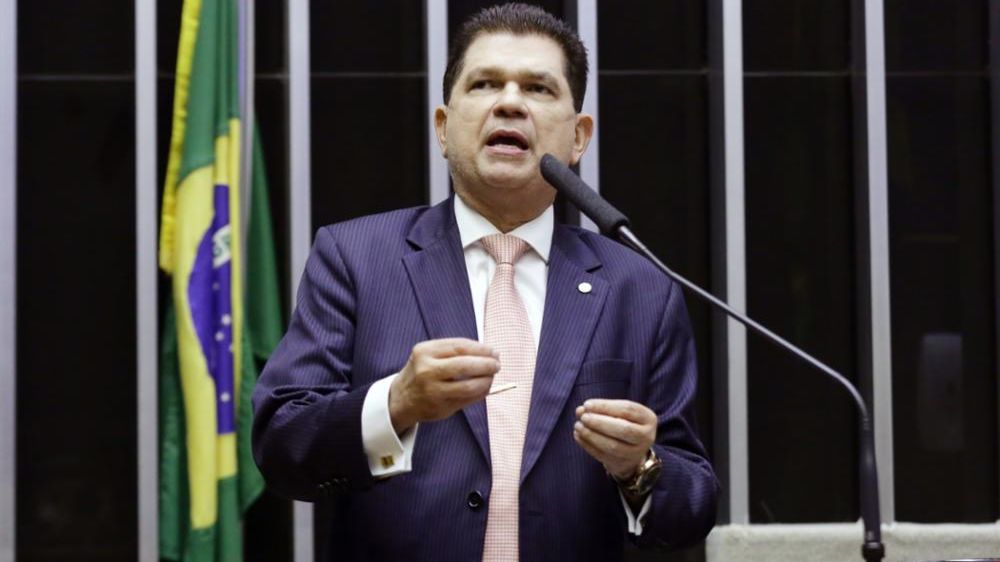 Deputado federal Mauro Filho no plenário da Câmara dos Deputados