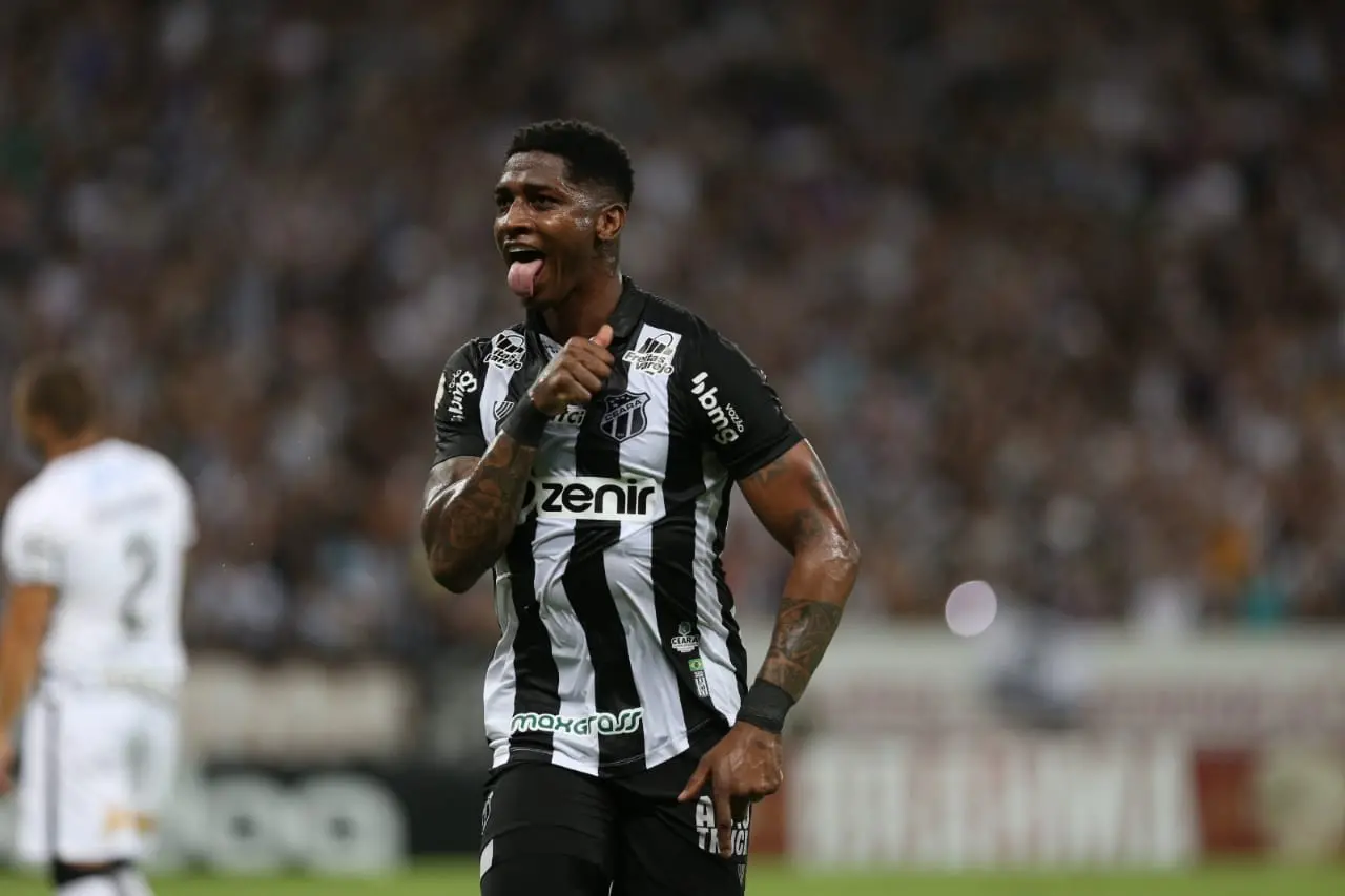 Yony González comemora gol marcado pelo Ceará