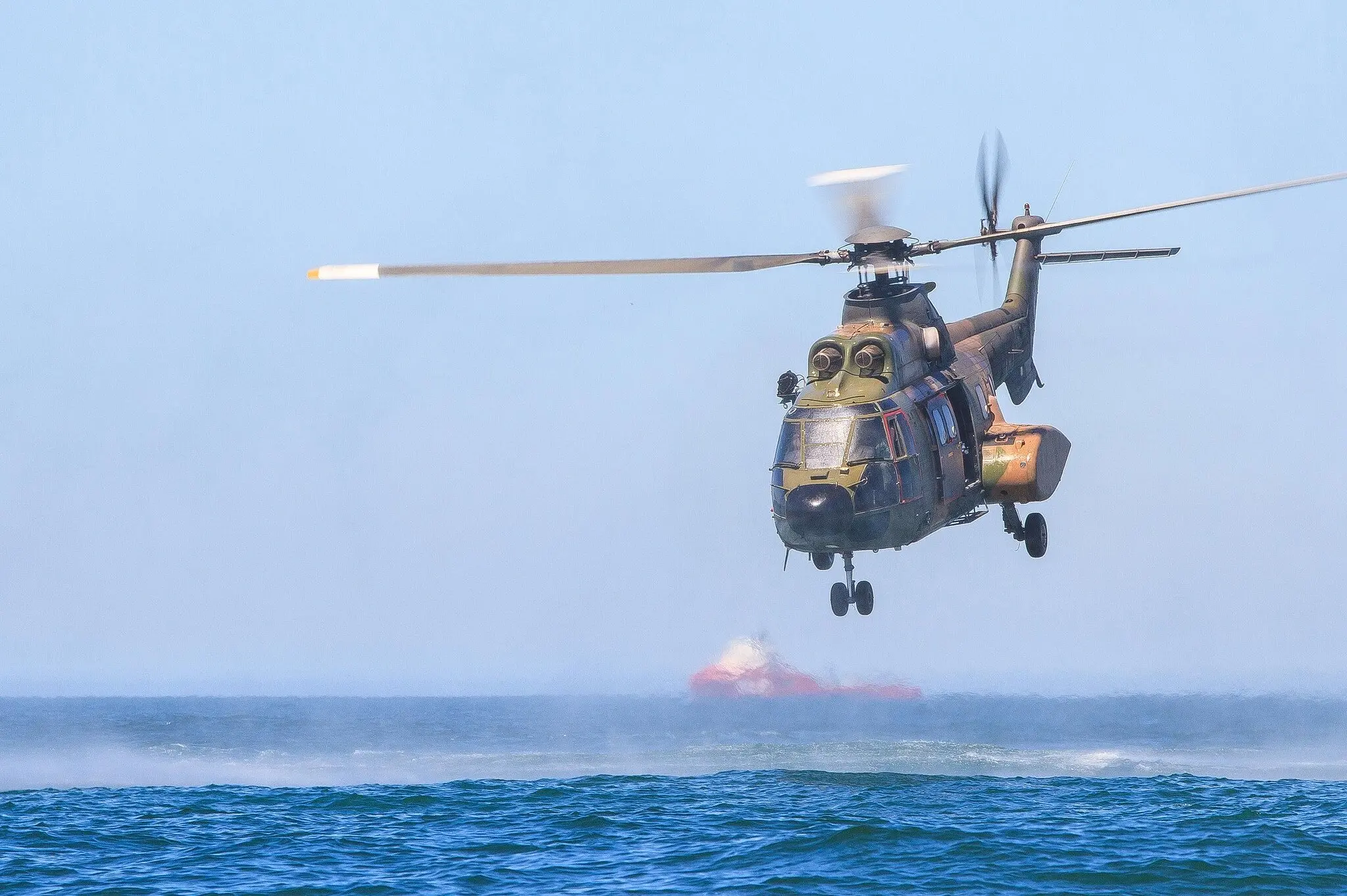 Corpo, ainda sem identificação, foi resgatado por um helicóptero da FAB