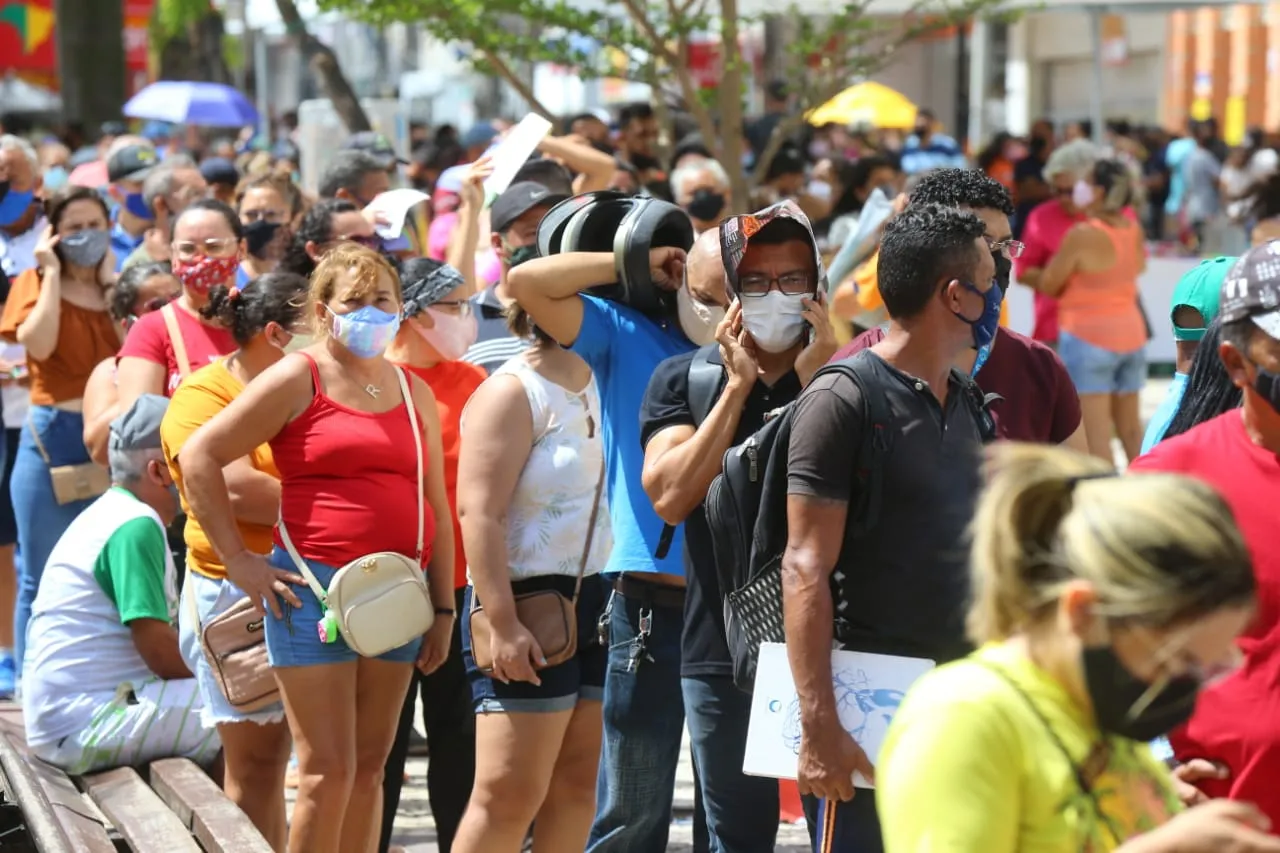 Consumidores lotaram a Praça do Ferreira