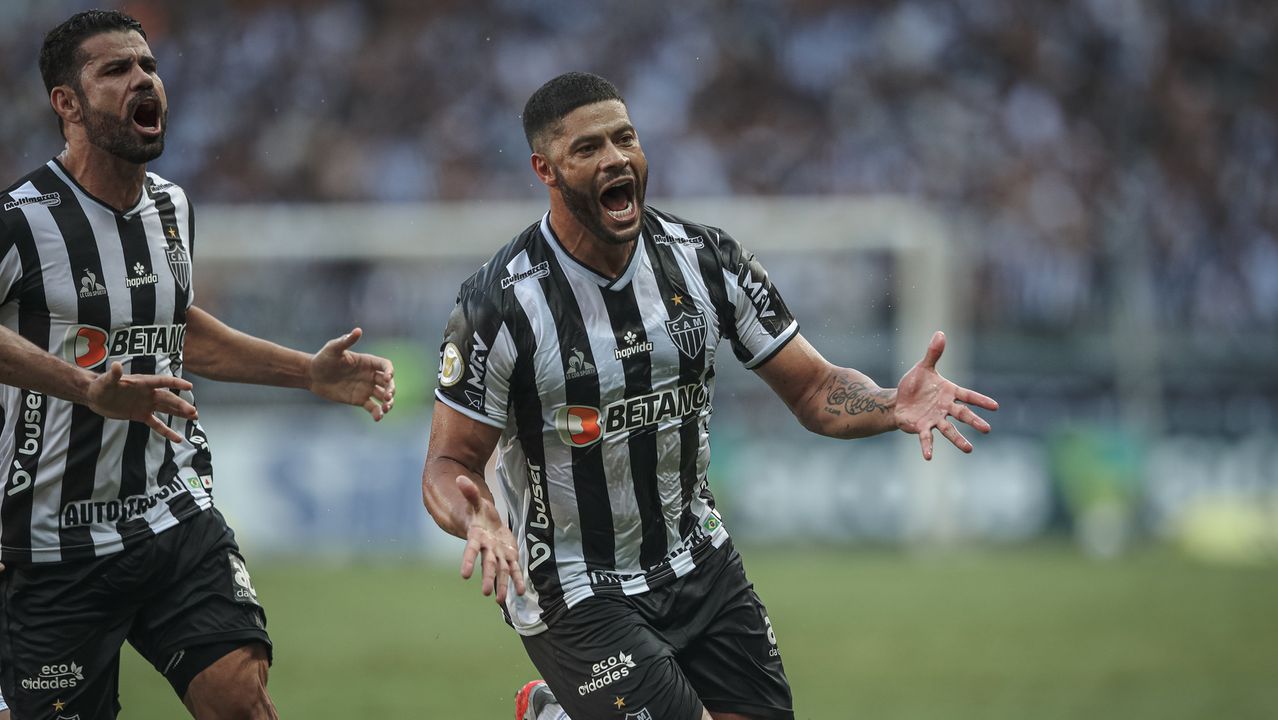 Hulk comemora gol diante do Fluminense neste domingo (28)