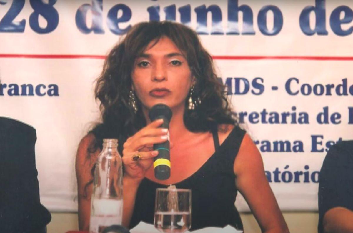 Saiba quem é Janaína Dutra, travesti cearense homenageada pelo Google nesta terça-feira (30) - Diário do Nordeste