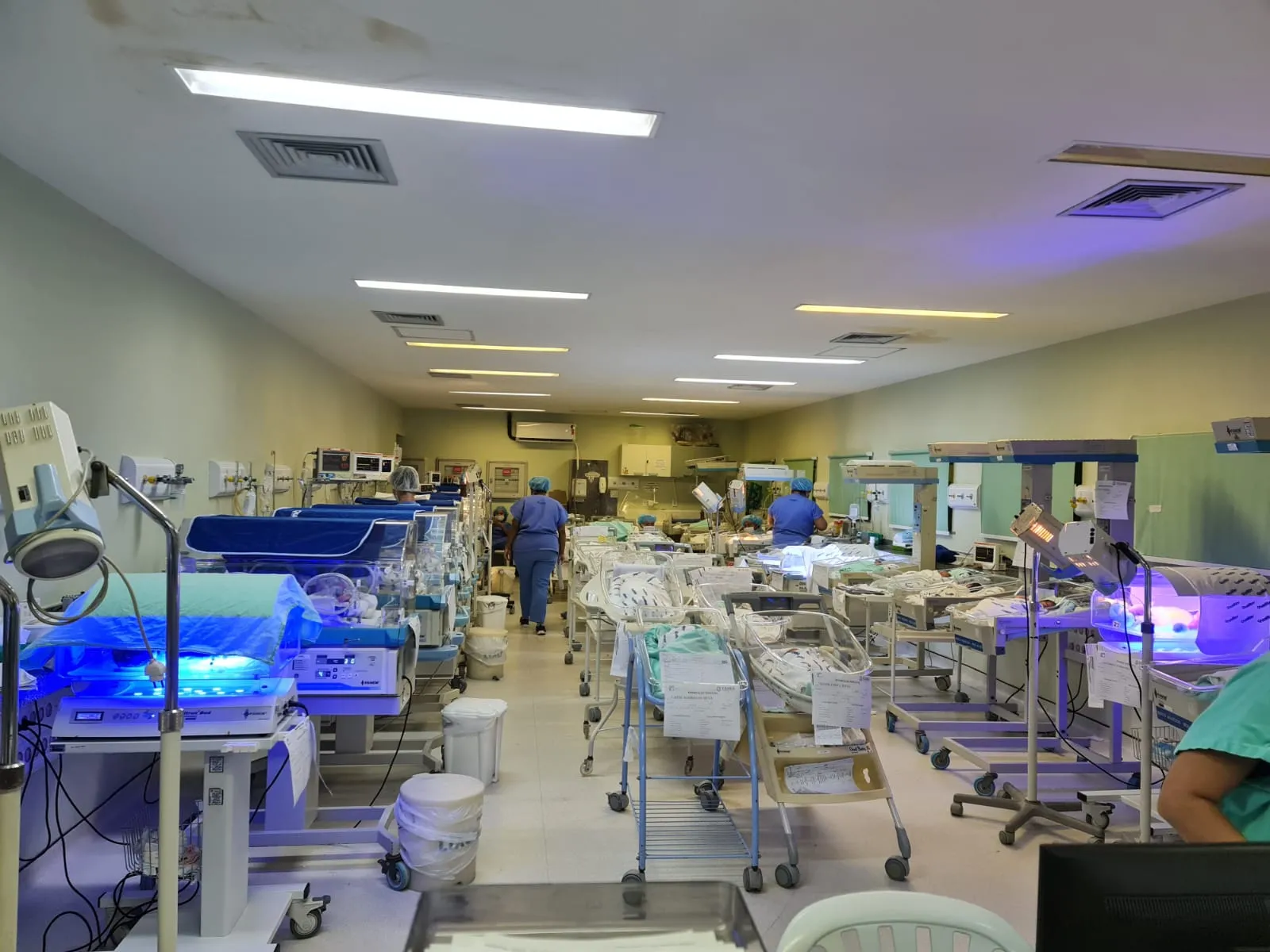 Hospital Dr. César Cals estava em situação de superlotação durante visita