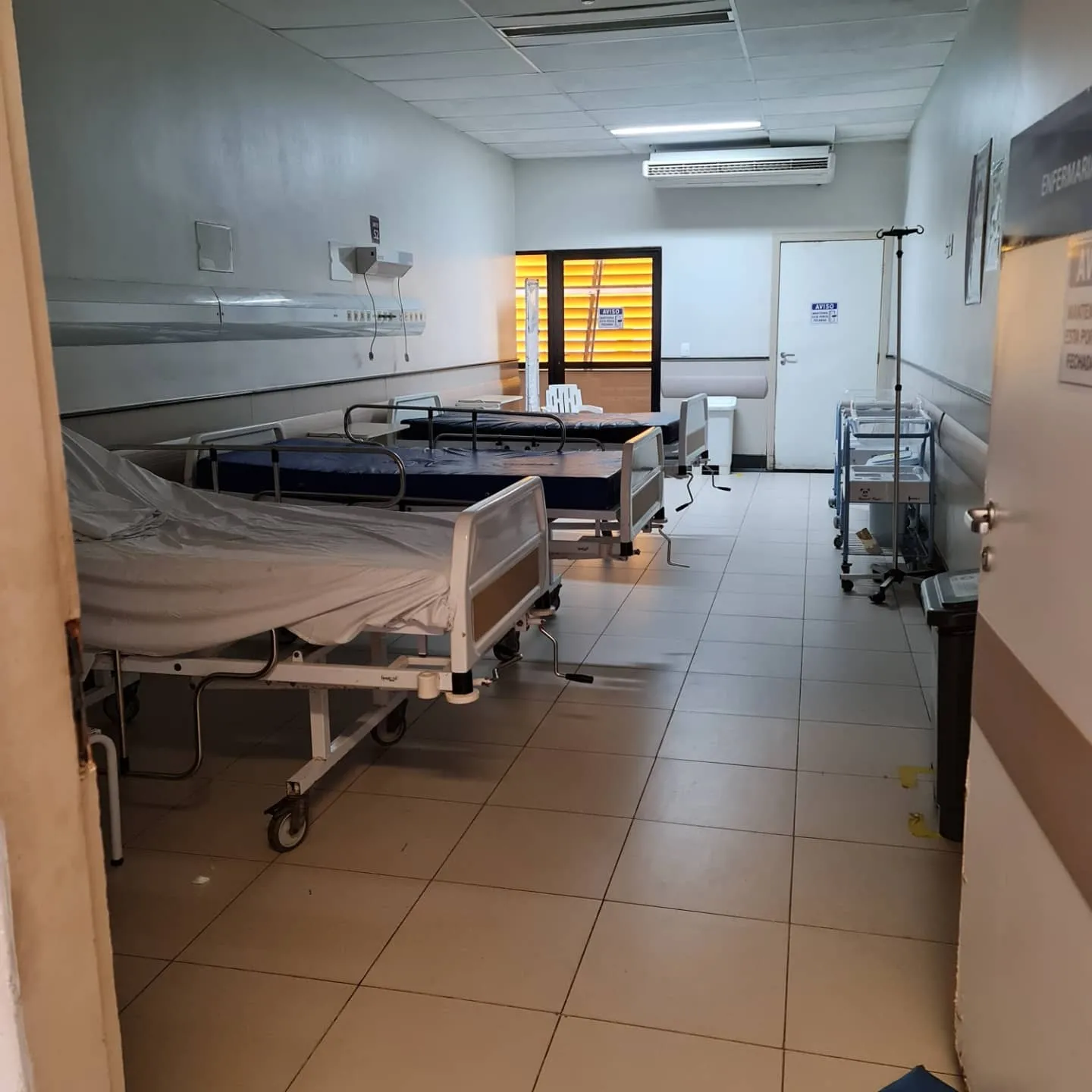 Hospital da Mulher apresentou sobra de vagas durante visita