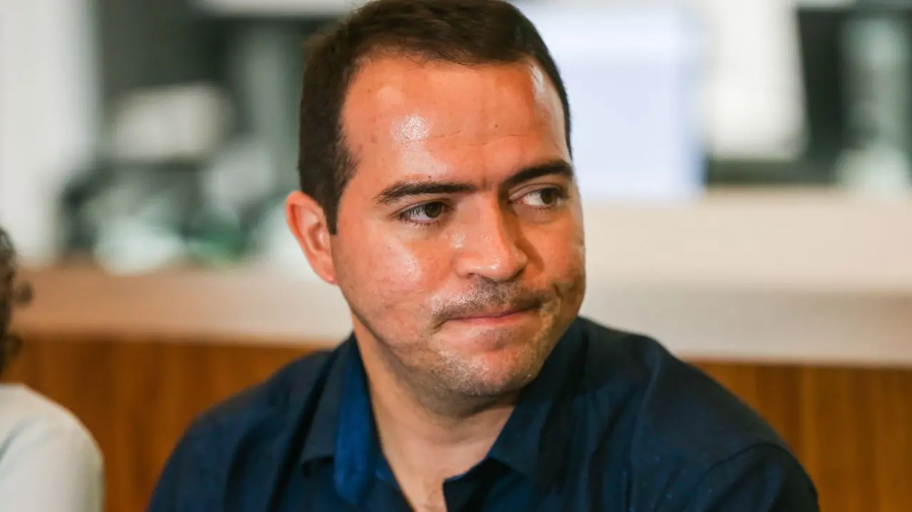 Marcelo Paz, presidente do Fortaleza, com semblante sério