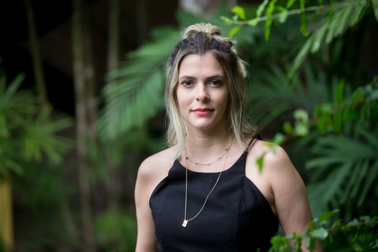 Matéria-prima do trabalho feito pela cearense está no cotidiano