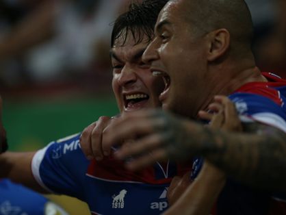 Jogadores do Fortaleza comemoram gol contra o Juventude