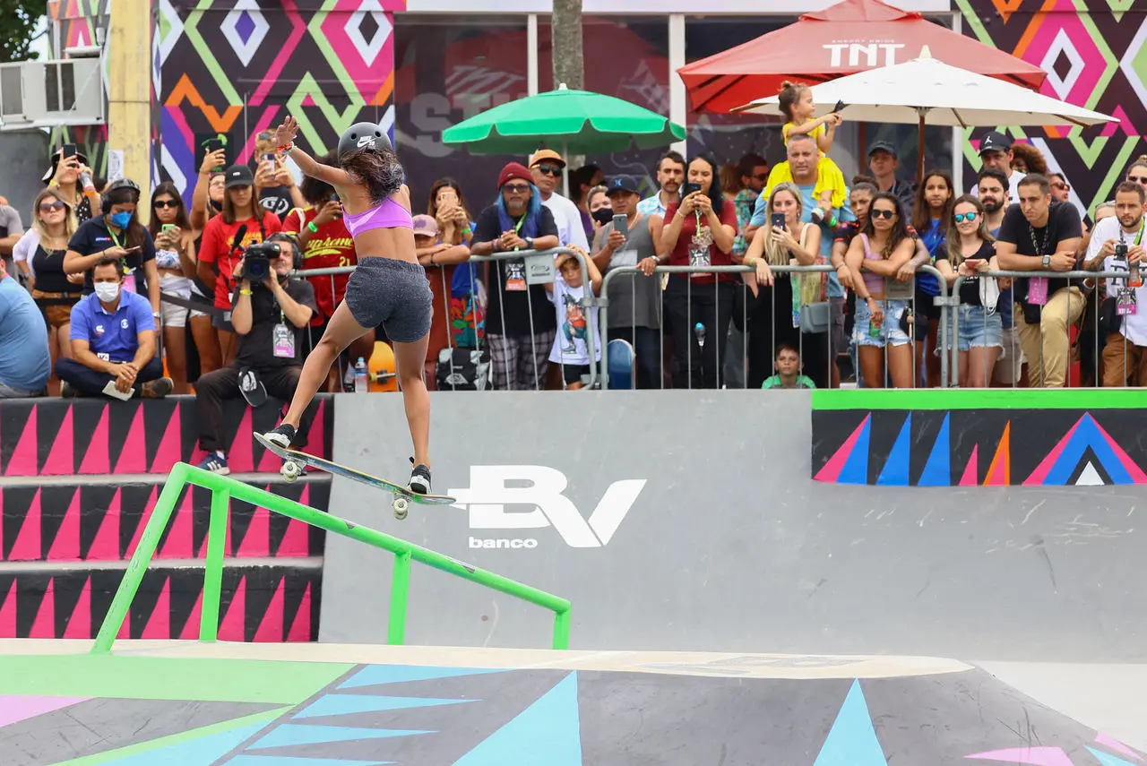 Imagem da notícia Rayssa Leal e Pâmela Rosa avançam para a final do STU Open Rio; veja manobras