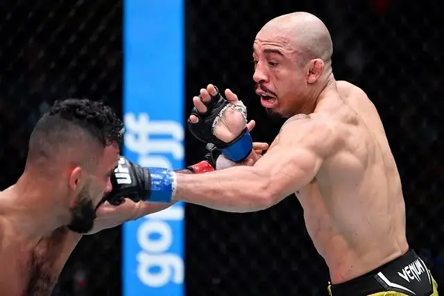 Imagem da notícia José Aldo vence Rob Font, celebra 3ª vitória seguida e desafia Dillashaw