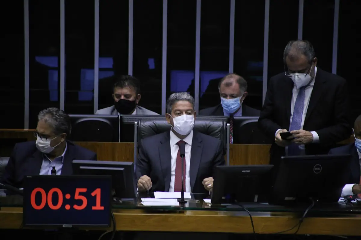 Presidente da Câmara dos Deputados, Arthur Lira (PP-AL) contra a distribuição das emendas