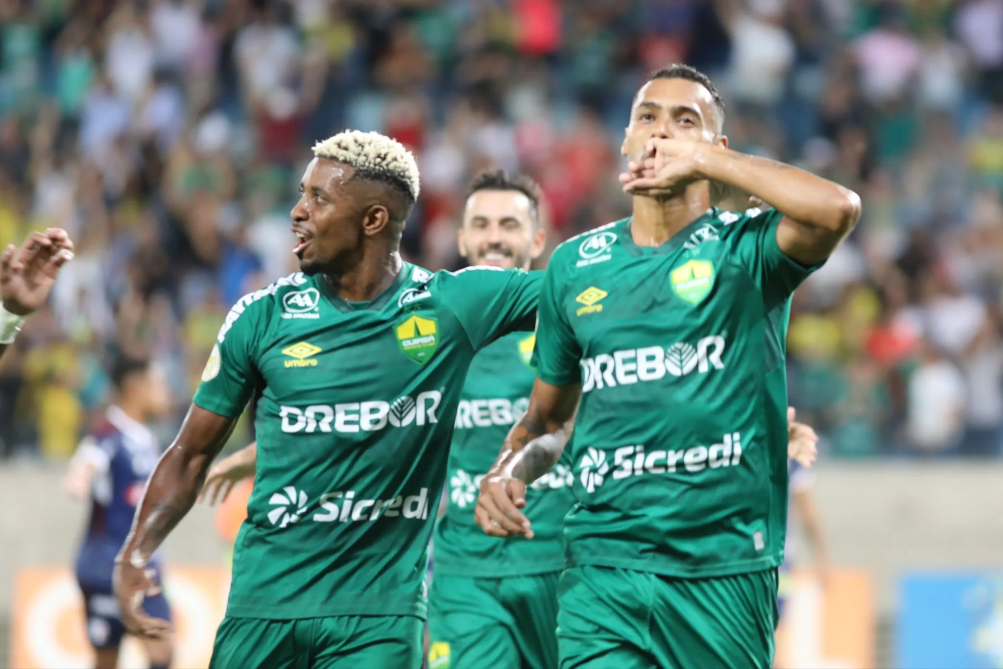 O atacante Elton, marcou o gol da vitória do Cuiabá contra o Fortaleza no início de partida
