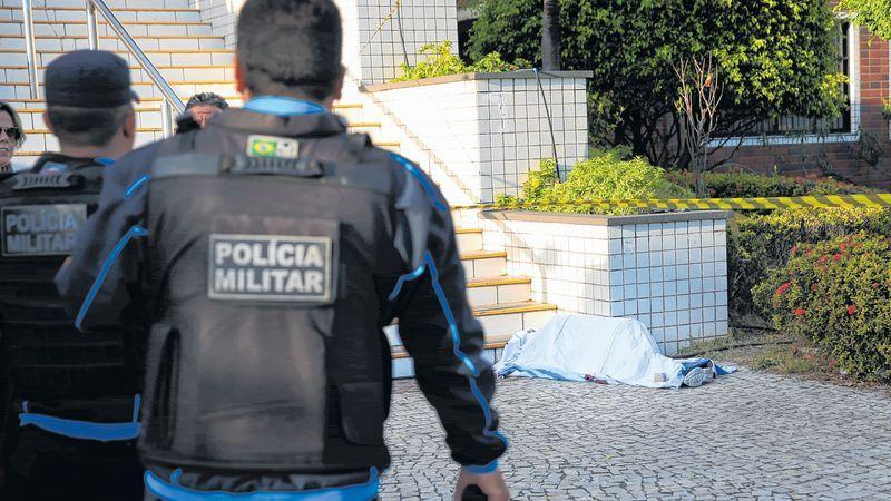 Polícia Militar em ocorrência de homicídio em Fortaleza, no Ceará