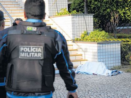 Polícia Militar em ocorrência de homicídio em Fortaleza, no Ceará