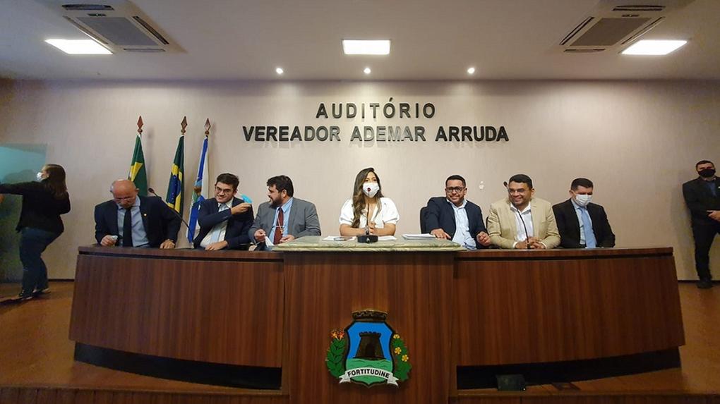 Vereadores de oposição a José Sarto debateram a obrigatoriedade do passaporte de vacinação em Fortaleza