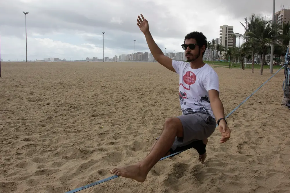 Objetivo da prática é estimular a força e o equilíbrio do corpo, além de render ótimos momentos de concentração e descontração