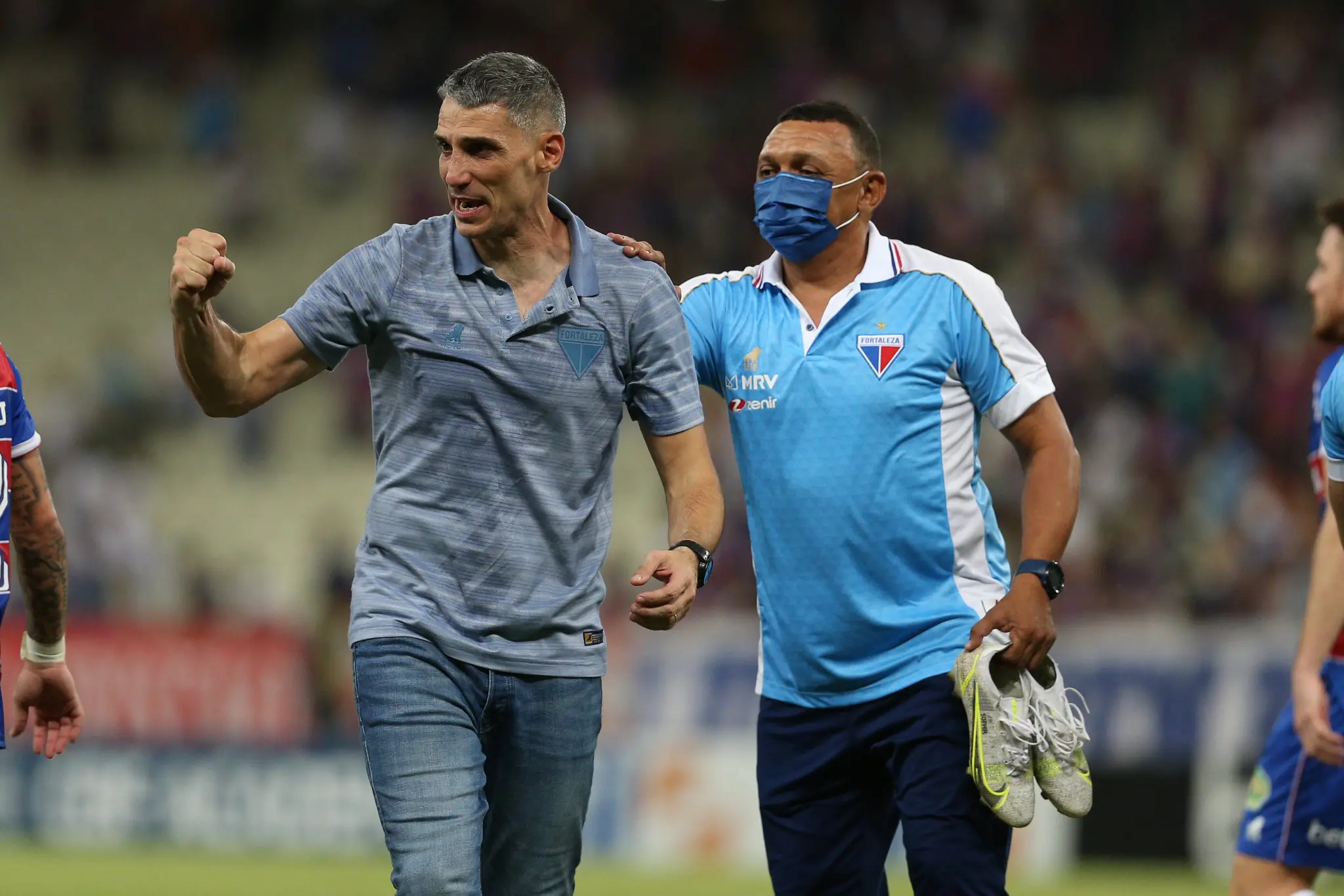 Foto de Juan Pablo Vojvoda, técnico do Fortaleza, durante partida