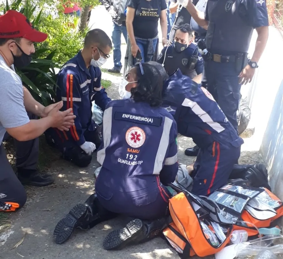 Homem aguardava na fila sob sol forte quando começou a passar mal