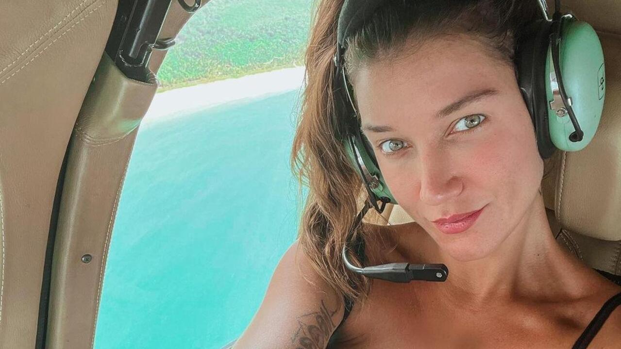 Gabriela Pugliesi em helicóptero na Bahia