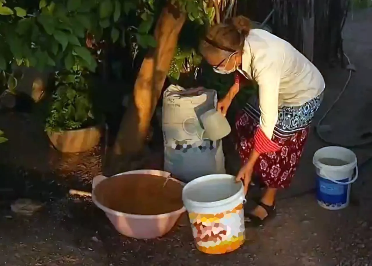 A agricultora Maria Moreira tem 73 anos e nunca teve água disponível em sua casa, no Sul do Estado