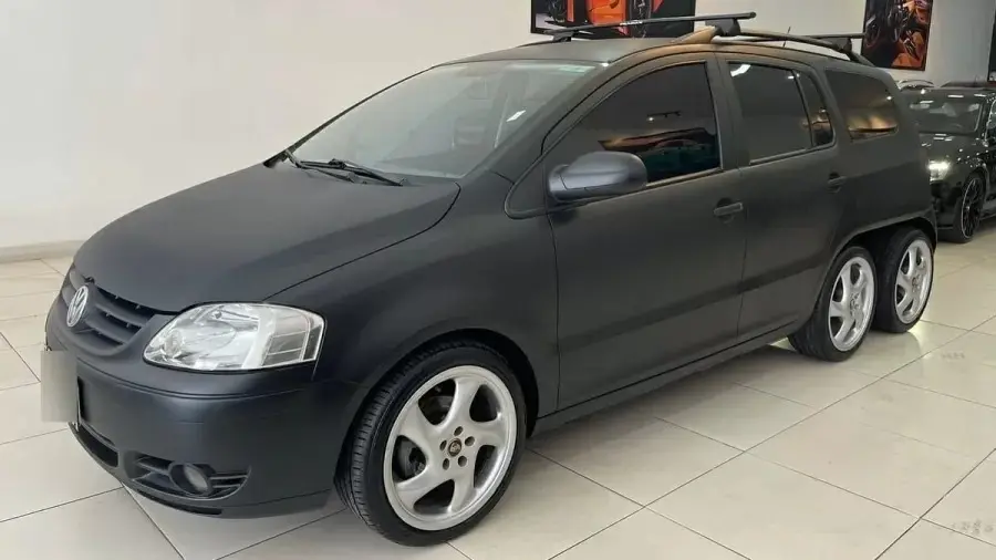 Foto do carro de perfil