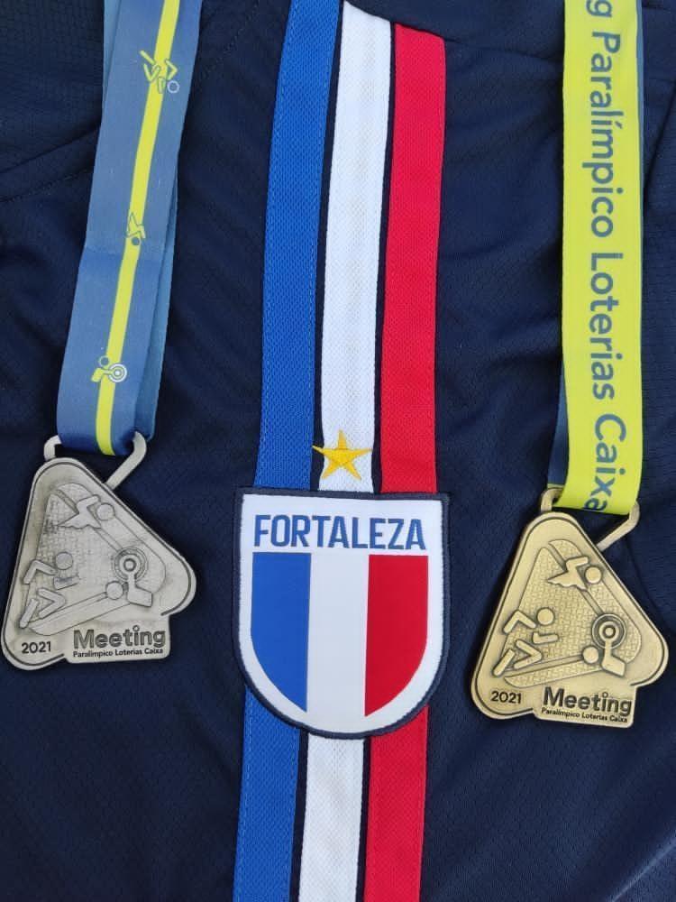 As medalhas conquistas por Henrique Gurgel, atleta do Fortaleza Esporte Clube