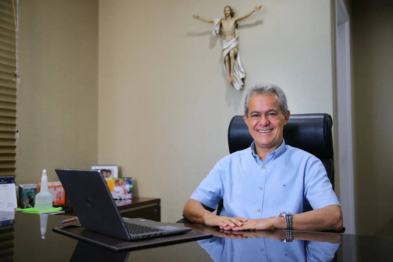 Na infância, Sr. Zenir trabalhou na agricultura com os pais e, depois, na loja do tio até abrir o próprio negócio em 1992.