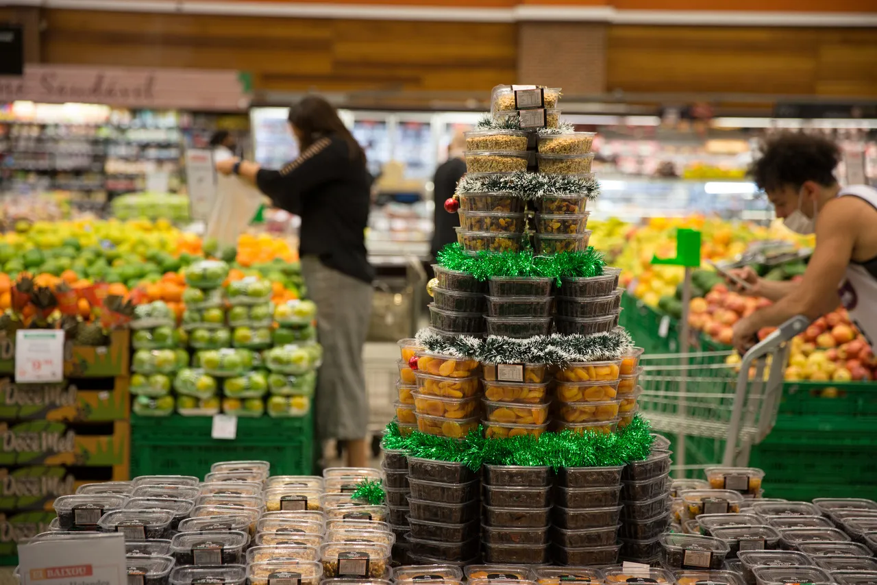 Impulsionadas pelo dólar, frutas cristalizadas ficaram mais caras neste ano