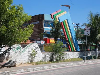 Monumento faz alusão às quatro etapas do Conjunto Ceará
