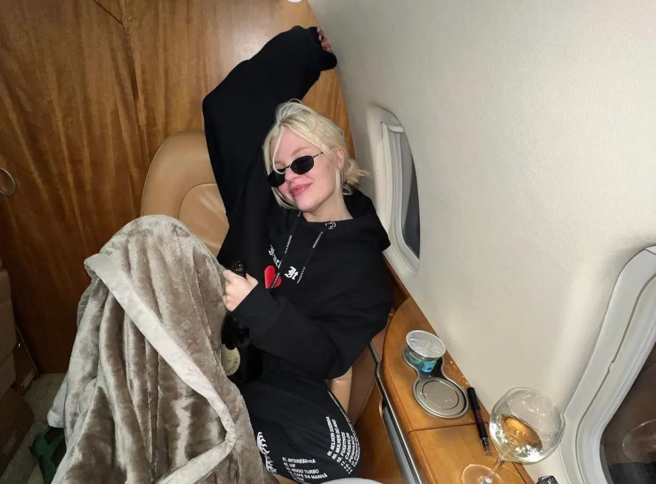 Cantora viajou para Portugal após o Prêmio Multishow