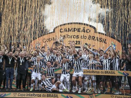 jogadores do atlético mineiro comemoram título da copa do brasil