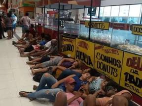 Protesto contra a fome em supermercado