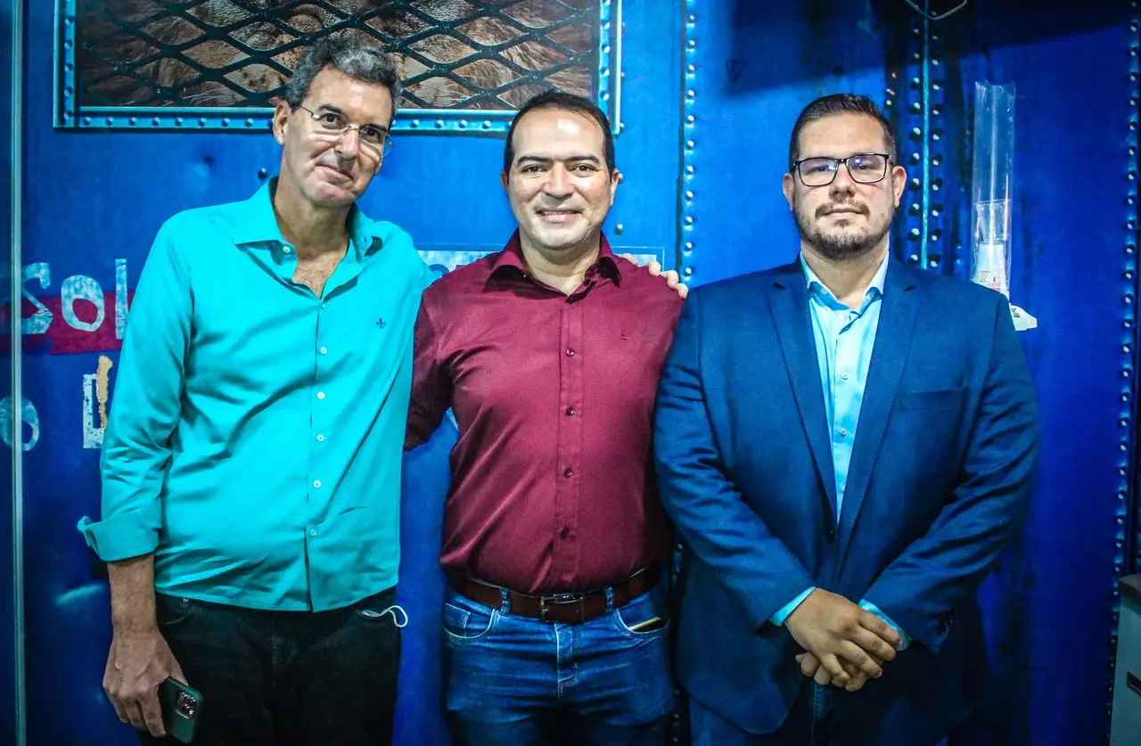 marcelo paz ao lado dos vice-presidente Geraldo Luciano e Alex Santiago