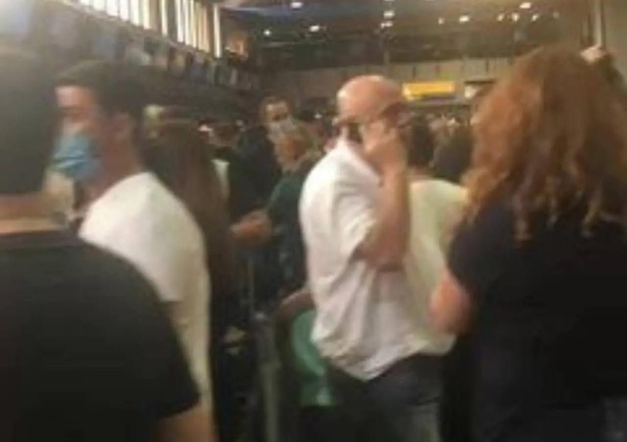 Passageiros aglomerados