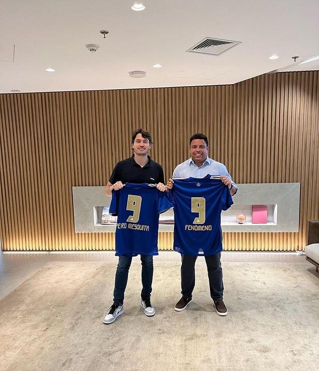Ronaldo pode desembolsar fortuna para registrar jogadores no Cruzeiro