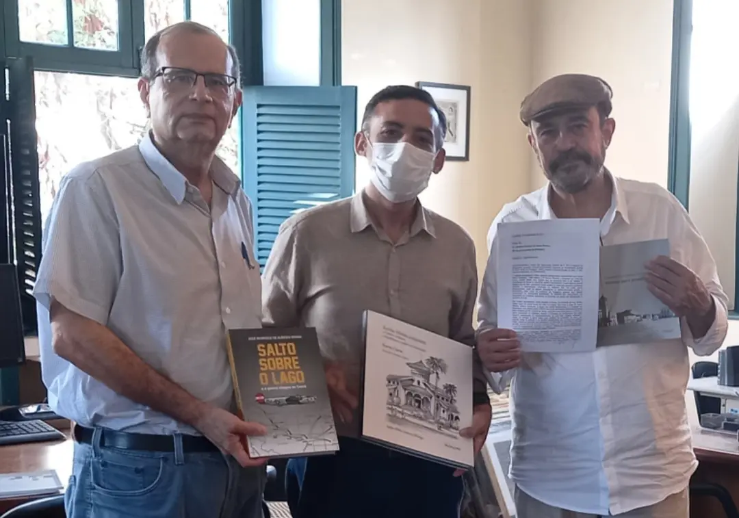 Arquitetos entregaram publicações para ajudar em produção de documento de tombamento